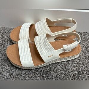 Reef Water Vista Platform Waterproof White Sandals with Texture Womens Size 9
